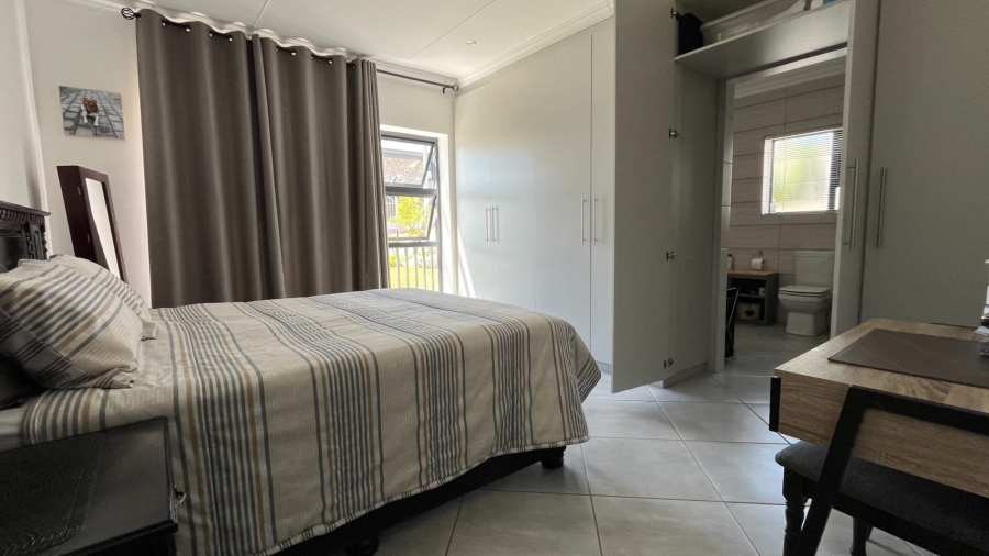 2 Bedroom Property for Sale in Reebok Western Cape
